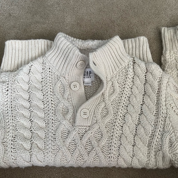 GAP Kids Cable Sweater, Size Small - Picture 4 of 4